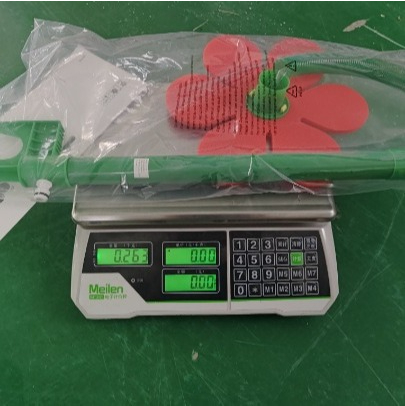 Interactive Daisy Lawn Sprinkler β Fun Watering Toy for Garden and Pets