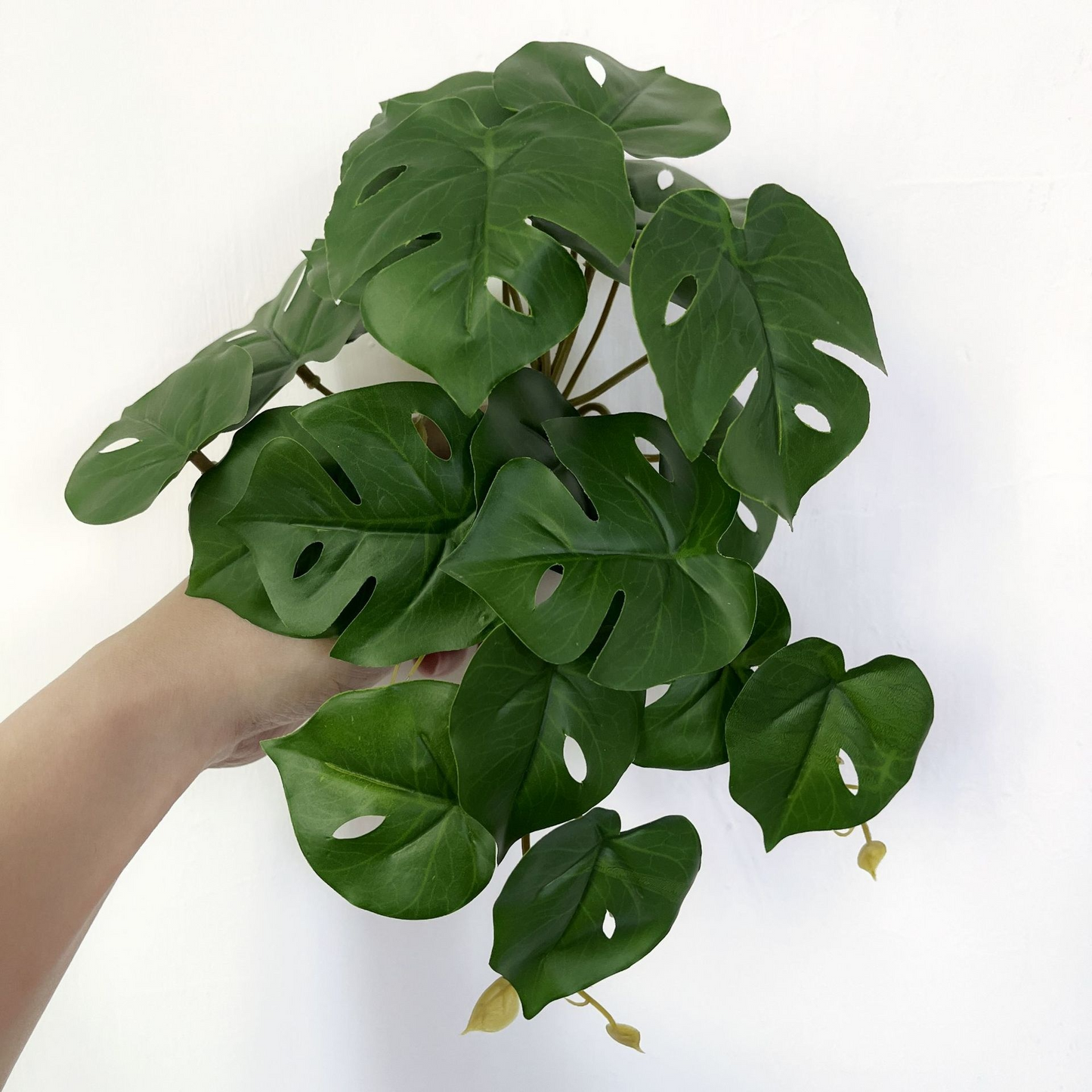 Artificial Hanging Greenery – Natural-Looking Indoor and Outdoor Decoration Plant