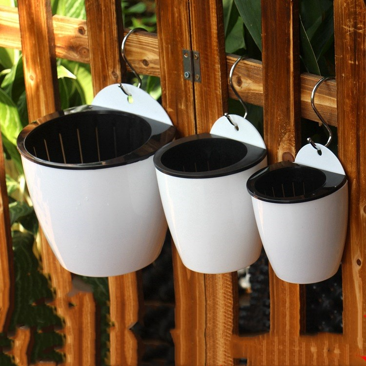 Self-Watering Wall-Mounted Plant Pot – Modern Hanging Planter for Easy Care