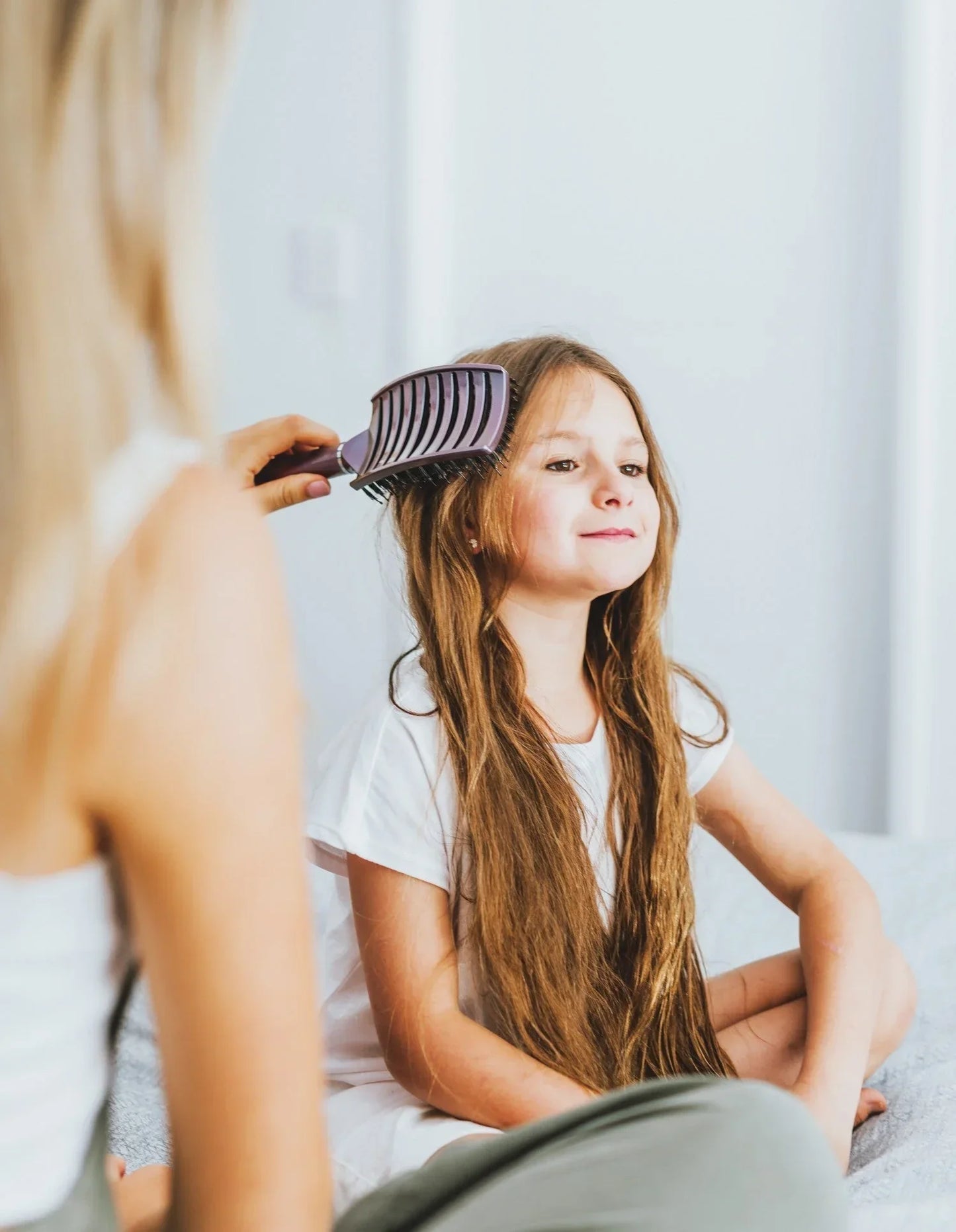 Smooth Glide Detangling Brush | Effortless Knots & Tangle Removal