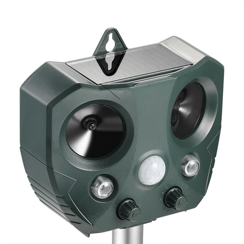 Solar-Powered Ultrasonic Pest Repeller - Effective Animal Control for Garden Protection
