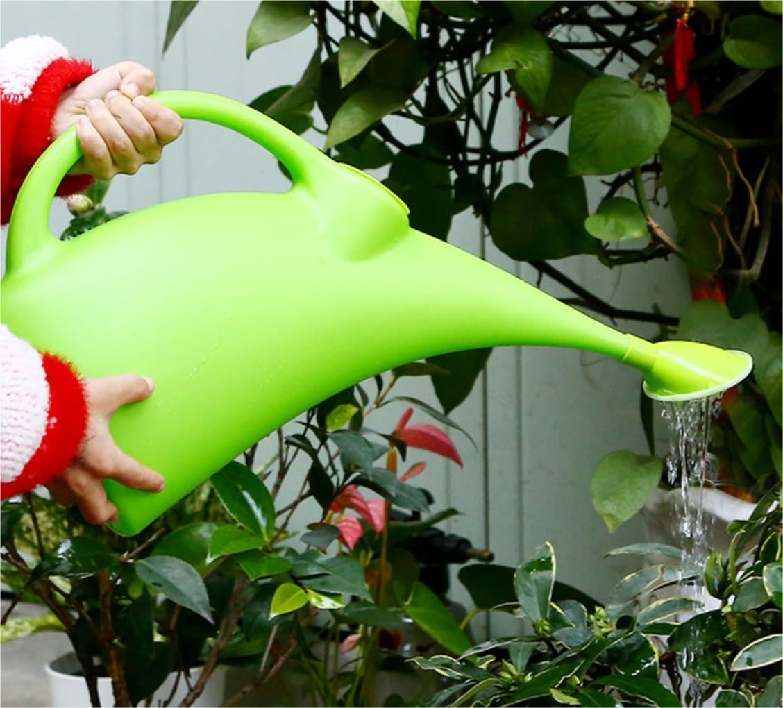 Easy-Grip Garden Watering Can – Ergonomic Spout Design for Effortless Pouring