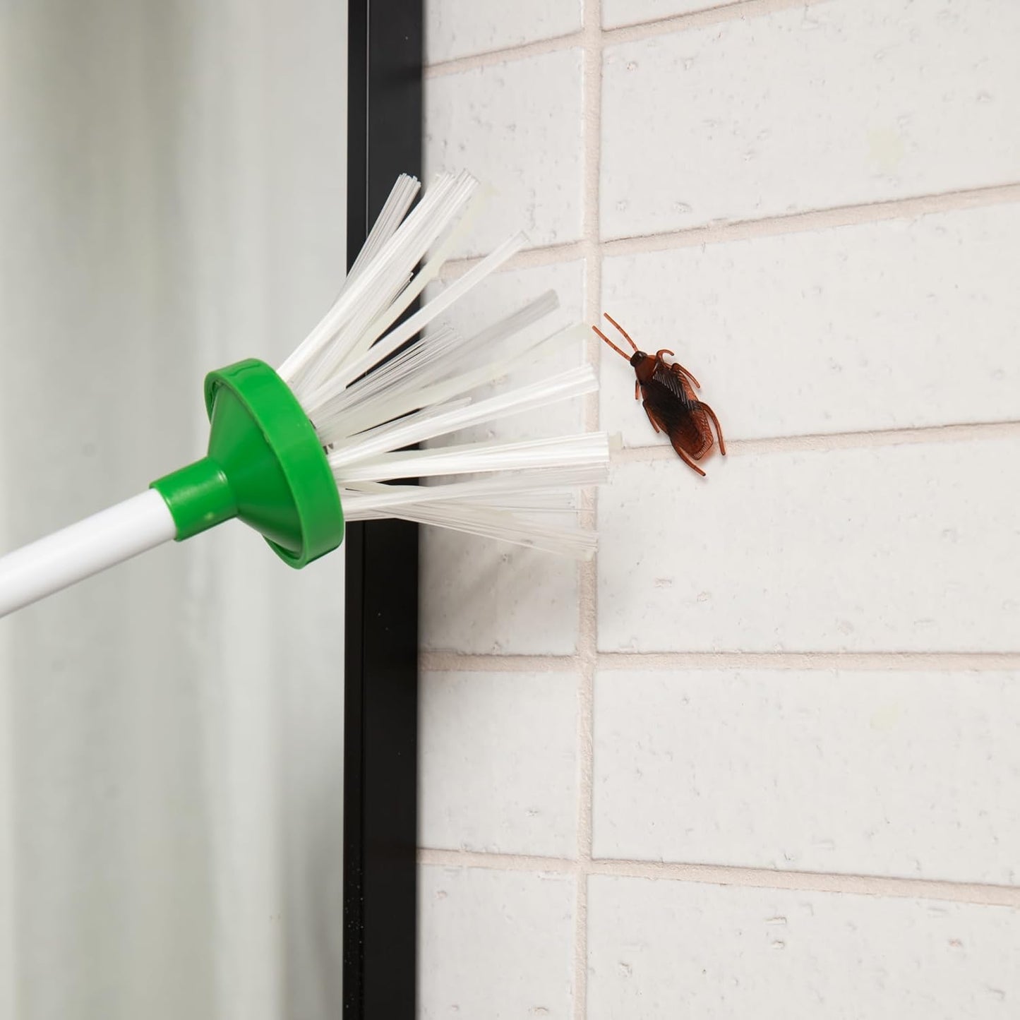 Telescopic Insect Trap - Practical Bug Removal Tool for Safe, Easy Use