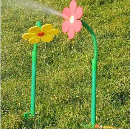 Interactive Daisy Lawn Sprinkler β Fun Watering Toy for Garden and Pets