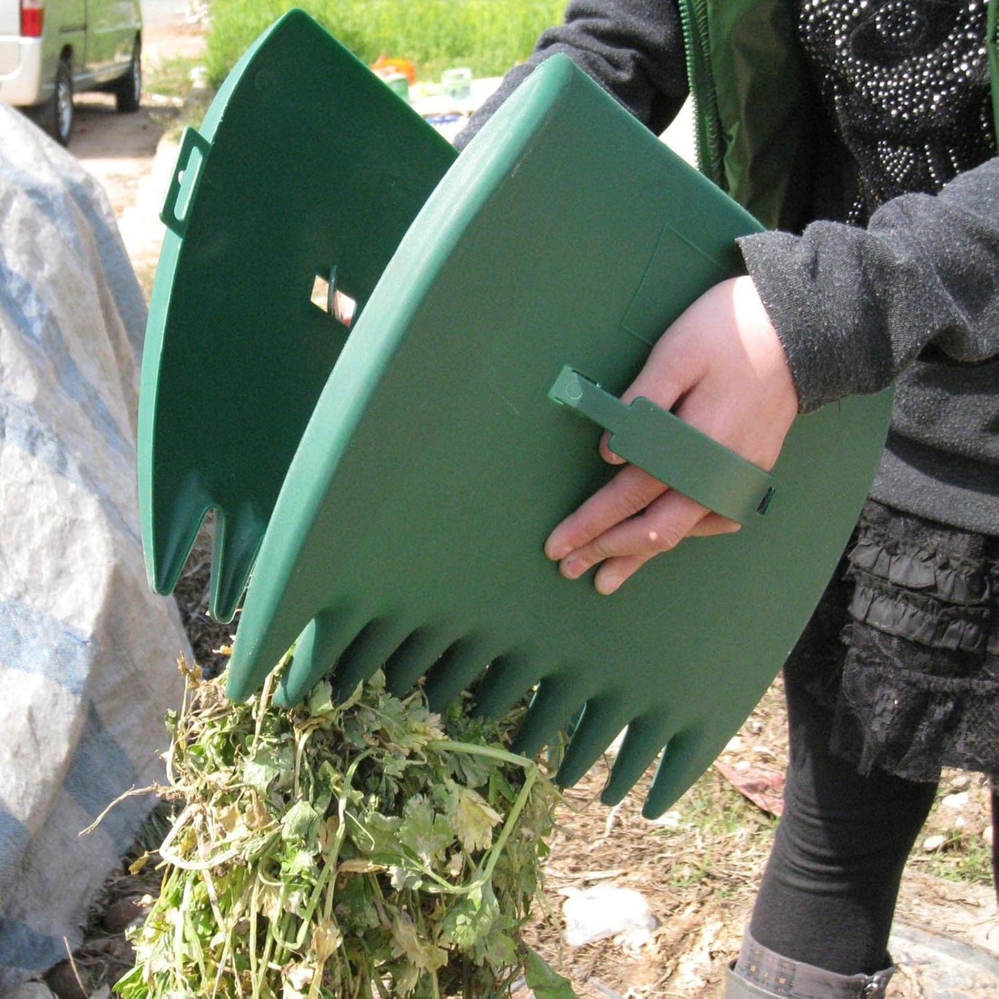 Ergonomic Garden Waste Collectors – Efficient Tool for Grass, Leaves, and Yard Cleanup