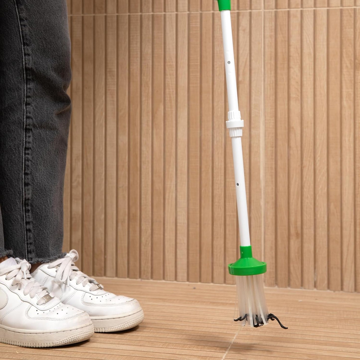 Telescopic Insect Trap - Practical Bug Removal Tool for Safe, Easy Use