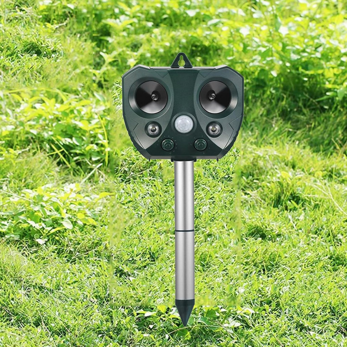Solar-Powered Ultrasonic Pest Repeller - Effective Animal Control for Garden Protection