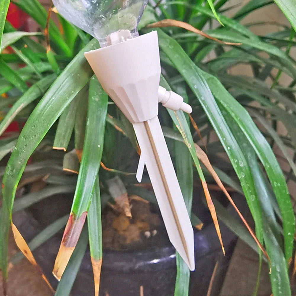 Self-Watering Plant System – Automatic Drip Irrigator with Bottle Attachment for Easy Care