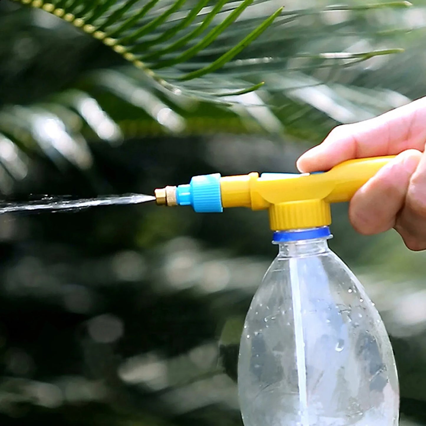 Compact Adjustable Air Pump Spray Bottle - Lightweight Garden Sprayer for Easy Use