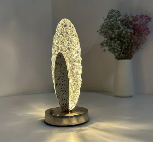 Chic Peacock-Design Table Lamp