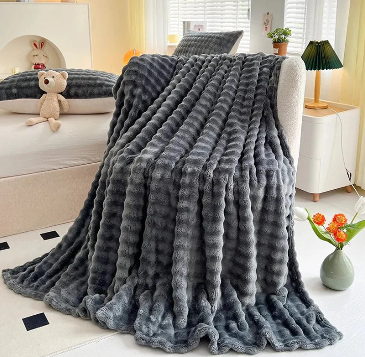Plush Bubble-Texture Fleece Blanket