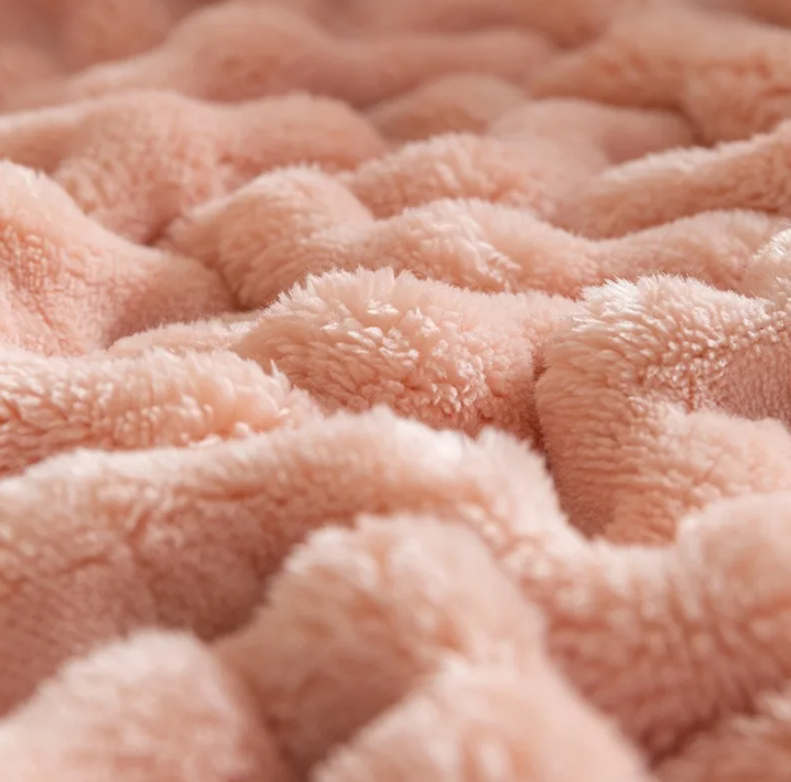 Plush Bubble-Texture Fleece Blanket