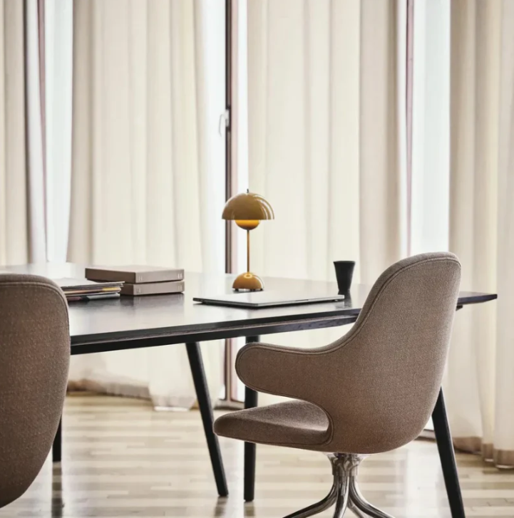 Modern Elegant Touch Desk Lamp