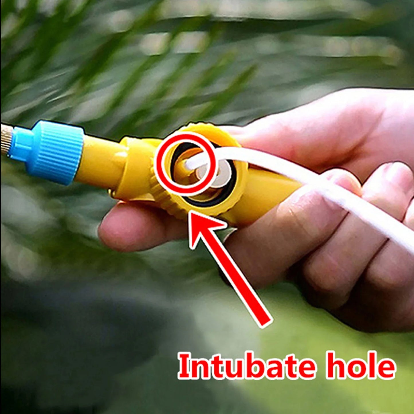 Compact Adjustable Air Pump Spray Bottle - Lightweight Garden Sprayer for Easy Use