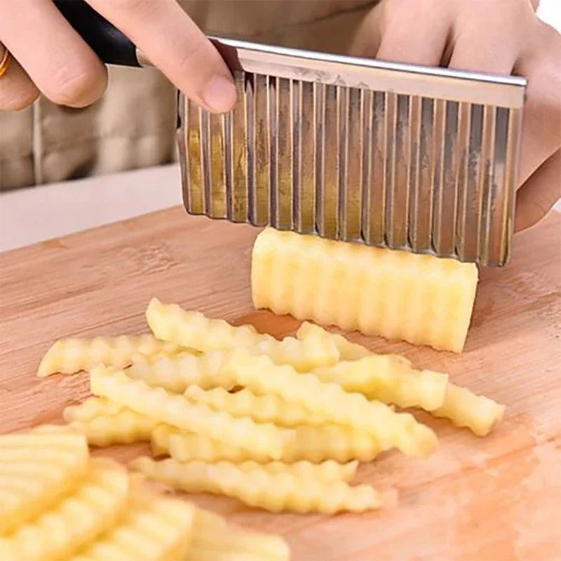 Crinkle Cutter - Stainless Steel Serrated Knife