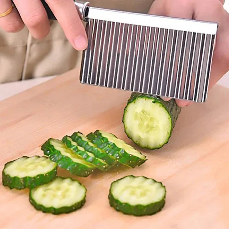 Crinkle Cutter - Stainless Steel Serrated Knife