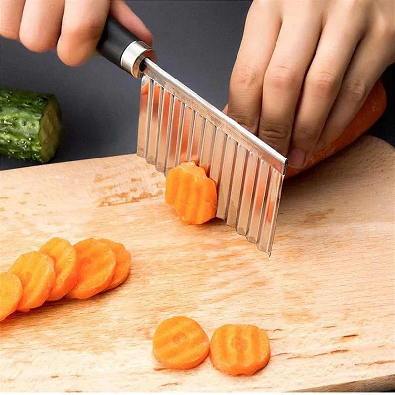 Crinkle Cutter - Stainless Steel Serrated Knife
