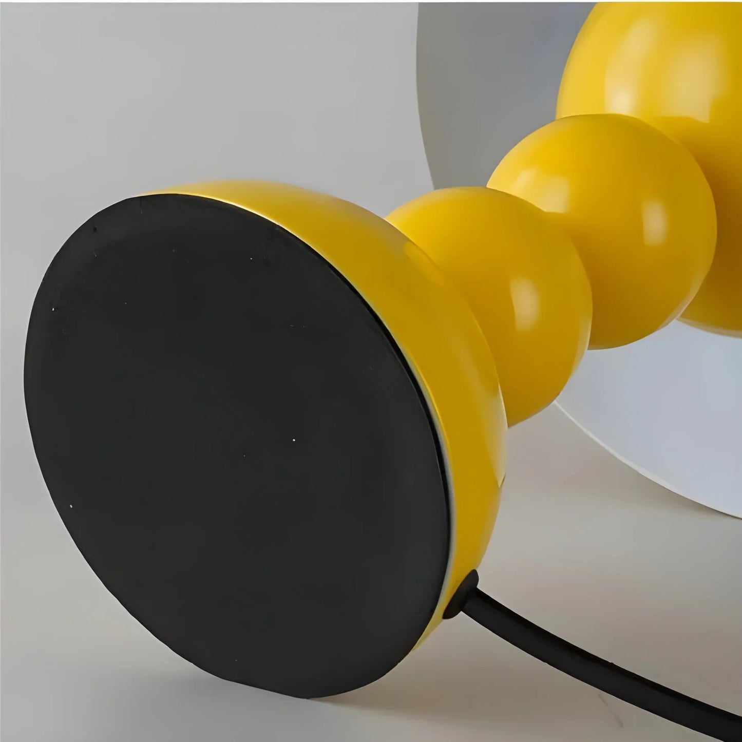 Modern Geometric Table Lamp - Stylish Scandinavian Design with Colorful Base