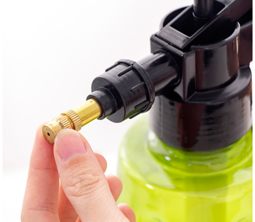 Manual Pressure Pump Spray Bottle - Efficient Sprayer for Garden and Plant Care