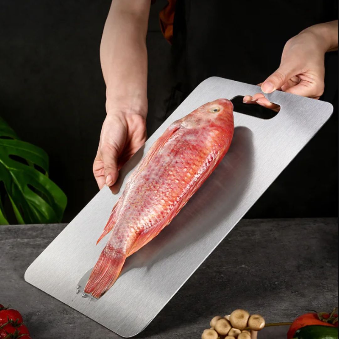 TitanBoard – Premium Titanium Cutting Surface