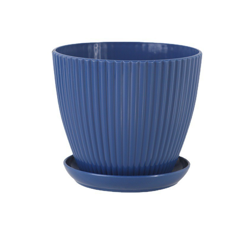 Sturdy Plastic Flower Pot with Grooved Design and Saucer - Durable Planter for Plants