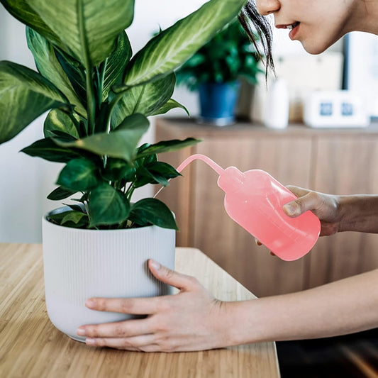 500ml Squeeze Watering Bottle - Compact Spray Bottle for Accurate Dosing and Watering