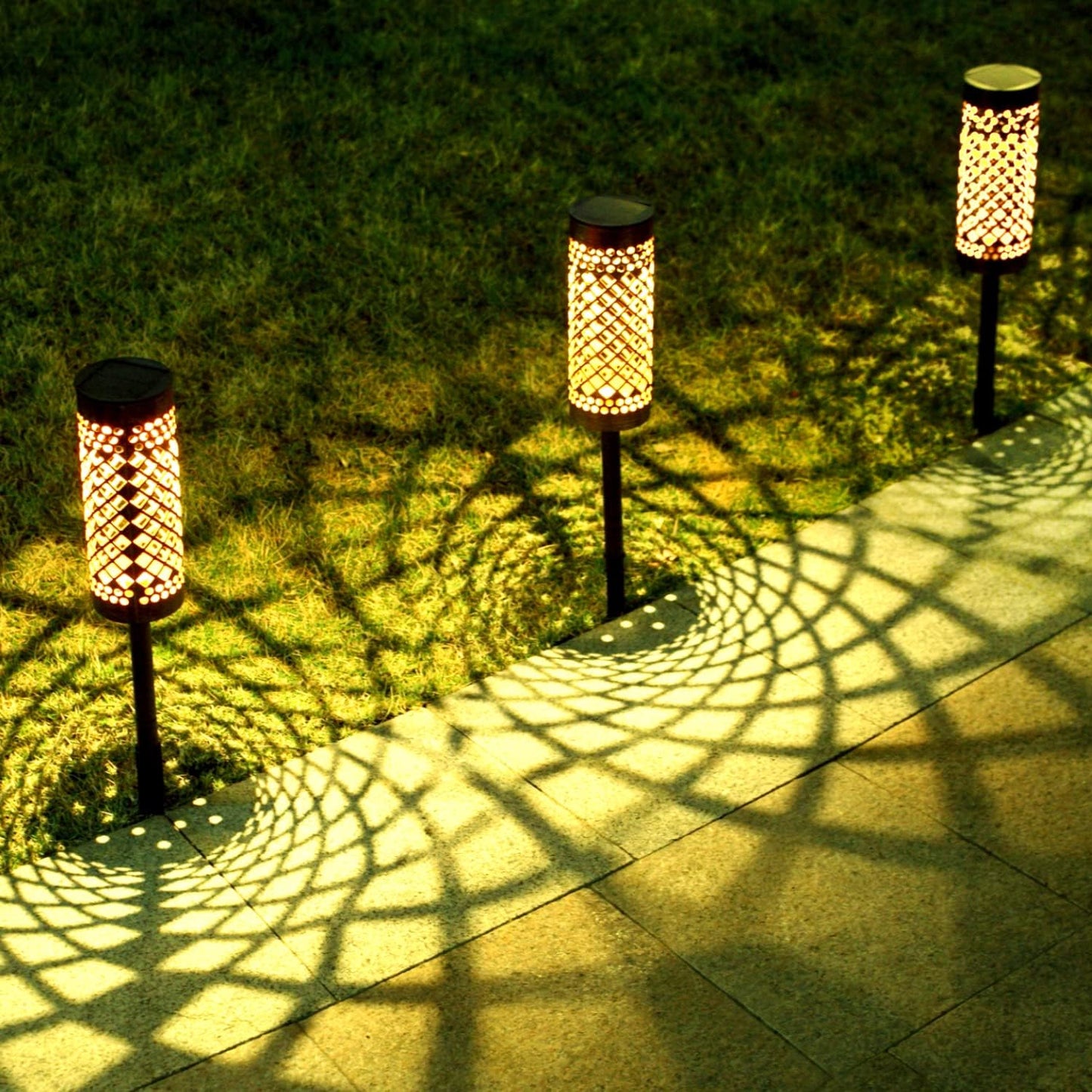 Waterproof Solar Led Garden Light with Projection Pattern - Robust Outdoor Lighting Made of Metal