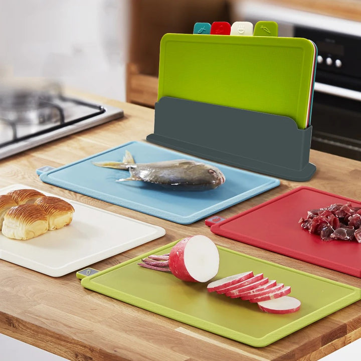 4-Piece Cutting Board Set with Practical Holder – Durable and Space-Saving