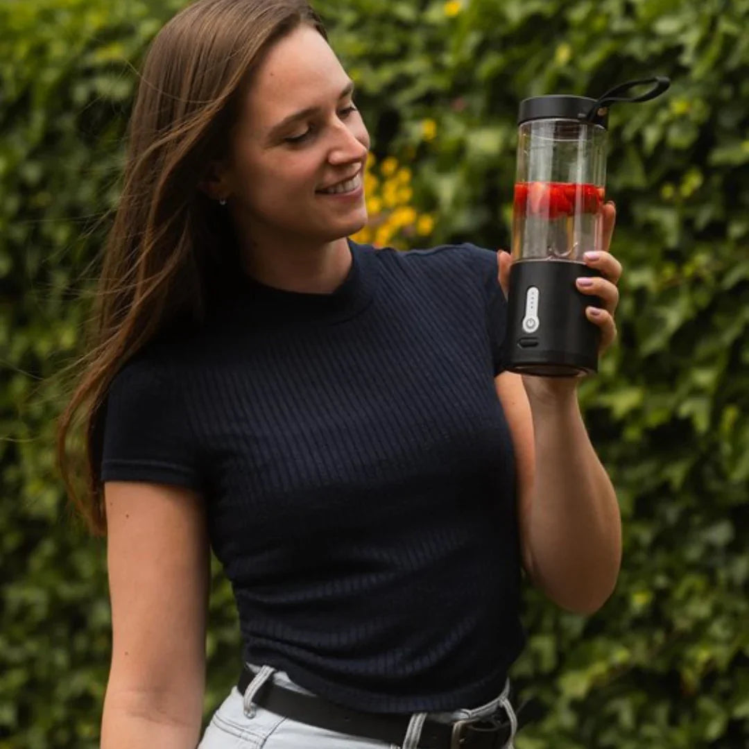 Portable 6-Blade Smoothie Maker - Compact Travel Blender