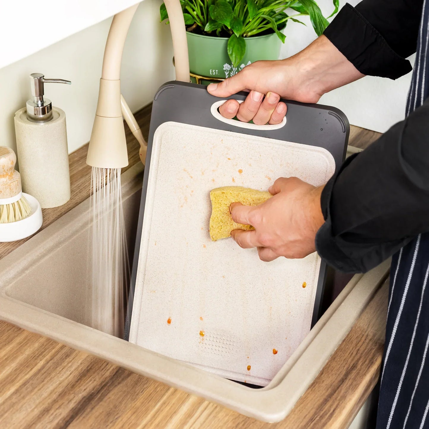 Stainless Steel Cutting Board with Non-Slip Handle – Hygienic and Precise Cutting Solution
