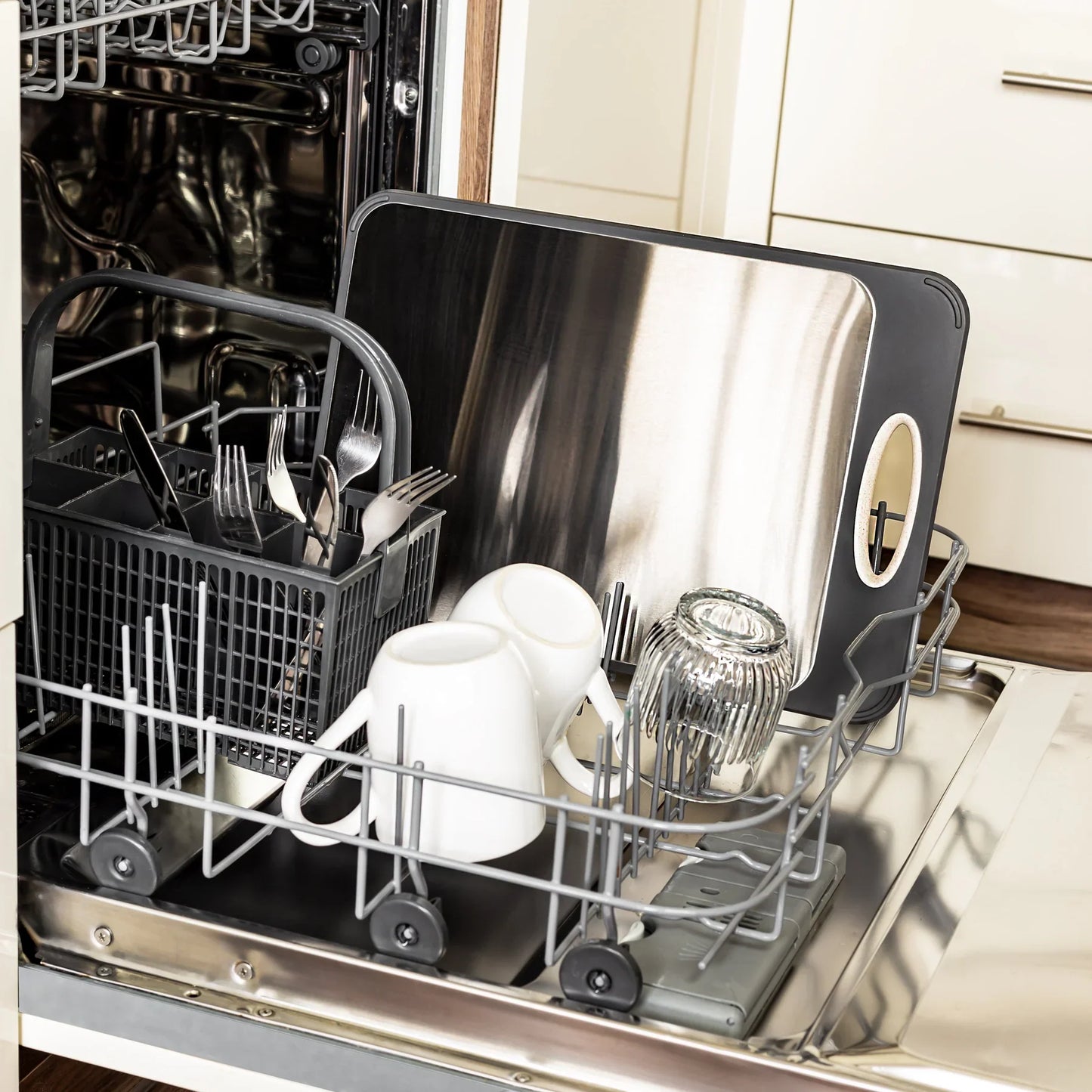 Stainless Steel Cutting Board with Non-Slip Handle – Hygienic and Precise Cutting Solution