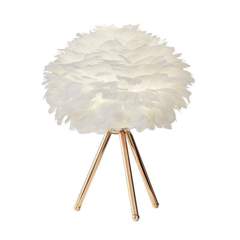 Elegant Feather Table Lamp