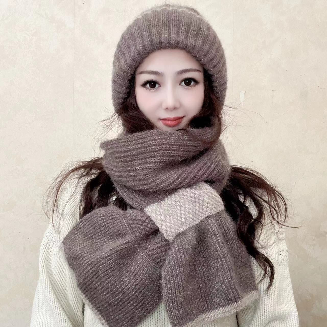Cozy 2-in-1 Hooded Scarf