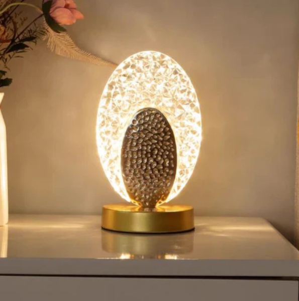 Chic Peacock-Design Table Lamp
