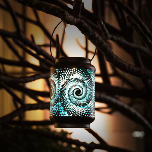 Artistic Solar Lantern – Mesmerizing Light Patterns for Outdoor Ambiance