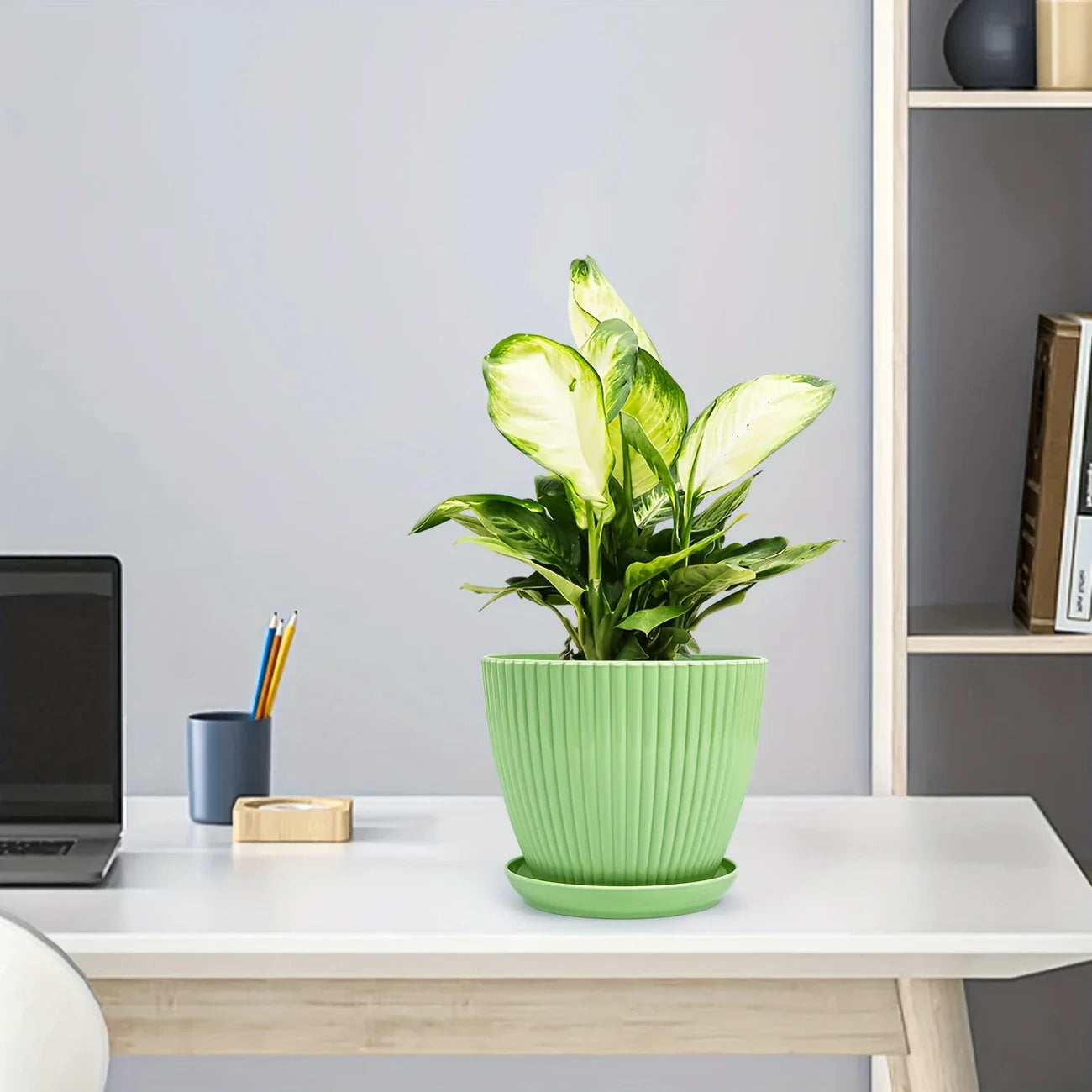 Sturdy Plastic Flower Pot with Grooved Design and Saucer - Durable Planter for Plants