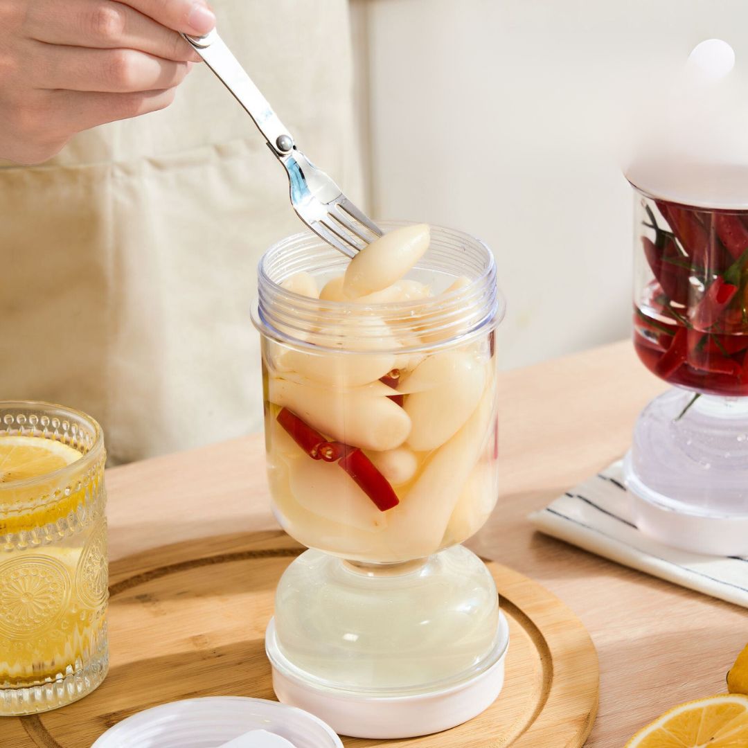 Mason Jar With Built-In Water Strainer